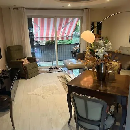Apartment Charmant, Appartement, Parking Gratuit *